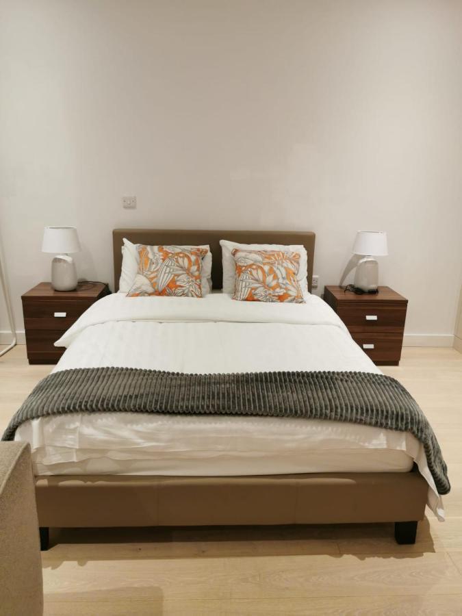 דירות Entire London Studio With Kitchenette מראה חיצוני תמונה